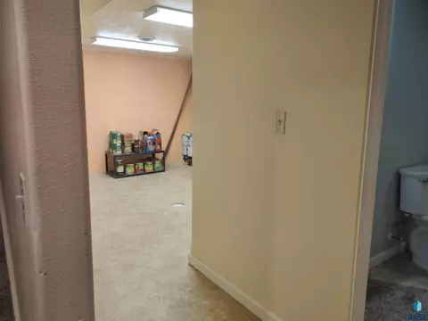703 E 2nd Ave, Miller, SD 57362 photo 37