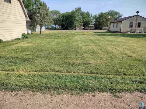 703 E 2nd Ave, Miller, SD 57362 photo 50