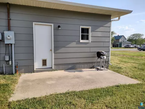 703 E 2nd Ave, Miller, SD 57362 photo 53