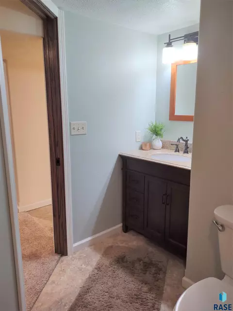 703 E 2nd Ave, Miller, SD 57362 photo 31