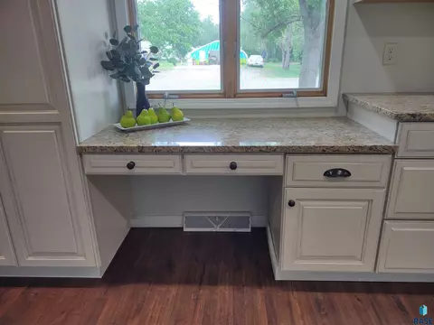 703 E 2nd Ave, Miller, SD 57362 photo 9