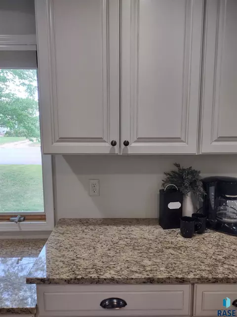 703 E 2nd Ave, Miller, SD 57362 photo 10