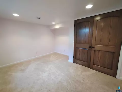 703 E 2nd Ave, Miller, SD 57362 photo 34