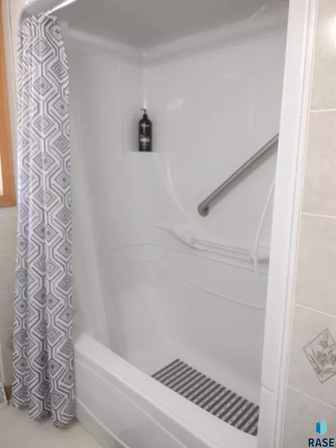 703 E 2nd Ave, Miller, SD 57362 photo 17