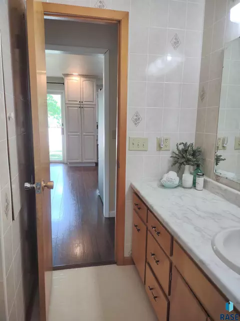703 E 2nd Ave, Miller, SD 57362 photo 18