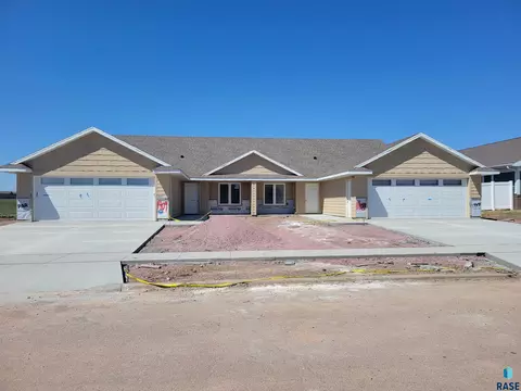 1409 S Ebenezer Ave, Sioux Falls, SD 57106 photo 1