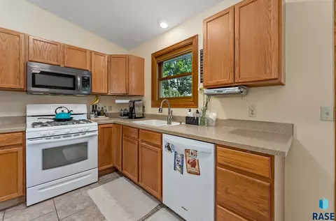 431 W Charish St, Tea, SD 57064 photo 8