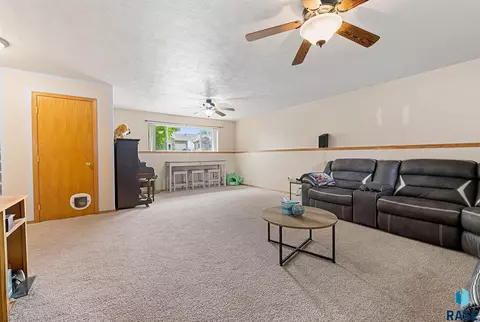 1408 W Creekside Dr, Brandon, SD 57005 photo 24