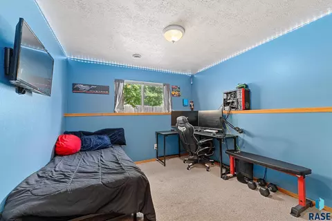 1408 W Creekside Dr, Brandon, SD 57005 photo 28