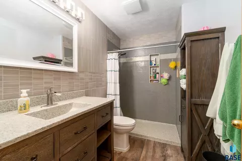 1408 W Creekside Dr, Brandon, SD 57005 photo 27