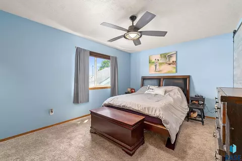 1408 W Creekside Dr, Brandon, SD 57005 photo 15