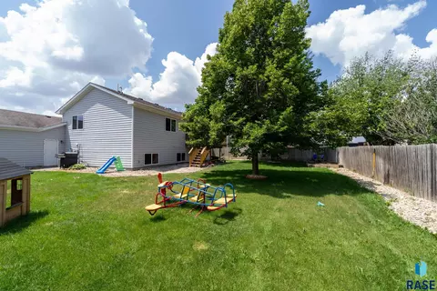 1408 W Creekside Dr, Brandon, SD 57005 photo 38