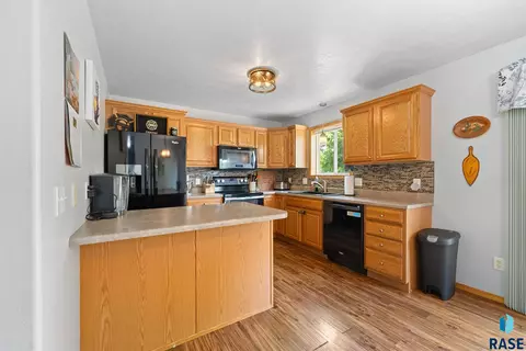 1408 W Creekside Dr, Brandon, SD 57005 photo 8