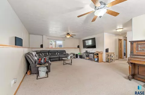 1408 W Creekside Dr, Brandon, SD 57005 photo 26