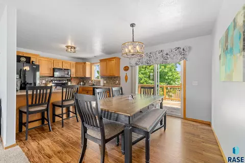 1408 W Creekside Dr, Brandon, SD 57005 photo 7