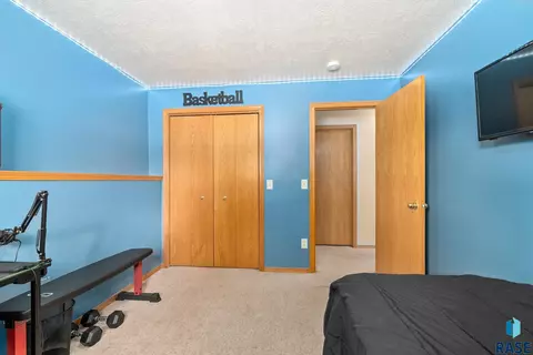 1408 W Creekside Dr, Brandon, SD 57005 photo 29