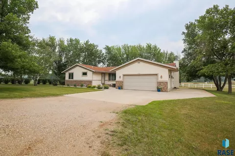 26728 481st St, Brandon, SD 57005 photo 3
