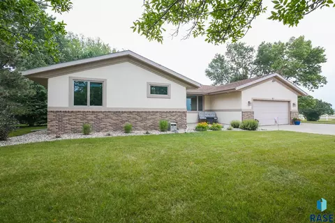 26728 481st St, Brandon, SD 57005 photo 1