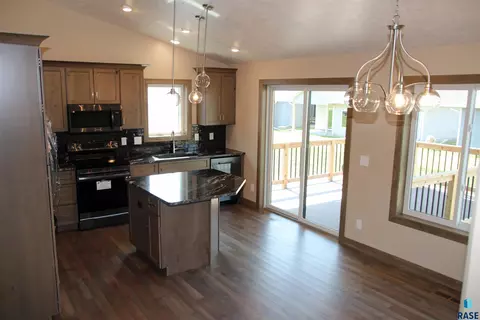 5305 E 64th St, Sioux Falls, SD 57108 photo 5