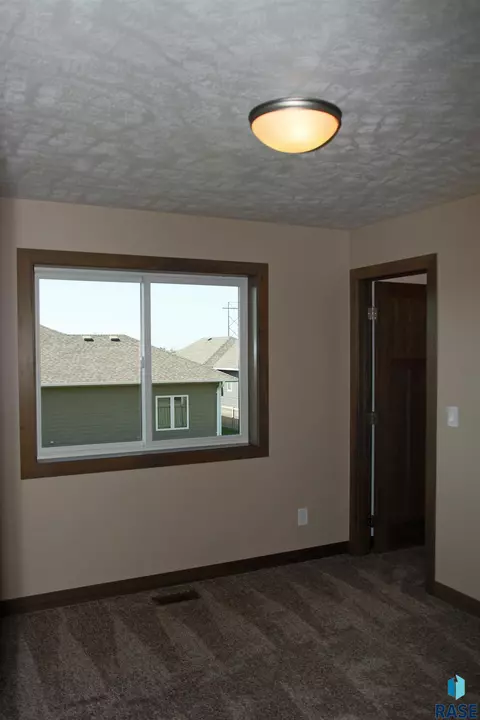 5305 E 64th St, Sioux Falls, SD 57108 photo 14