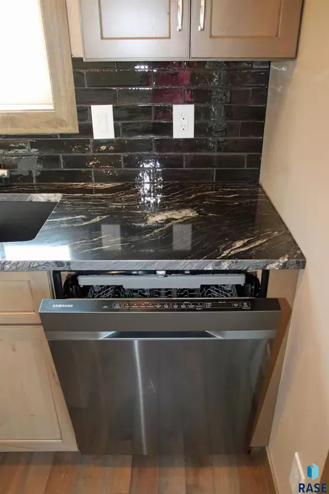 5305 E 64th St, Sioux Falls, SD 57108 photo 9