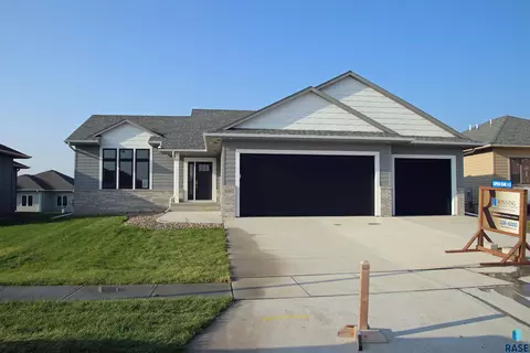 5305 E 64th St, Sioux Falls, SD 57108 photo 1