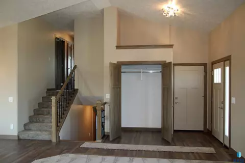 5305 E 64th St, Sioux Falls, SD 57108 photo 3