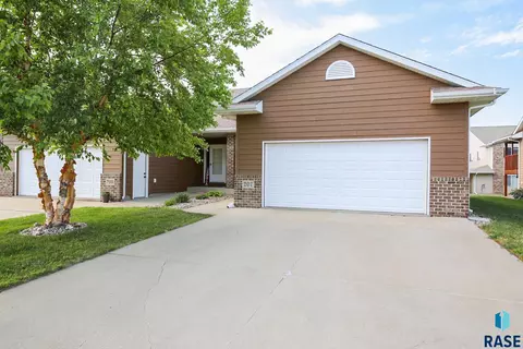 207 W Ivy Rd, Tea, SD 57064 photo 1