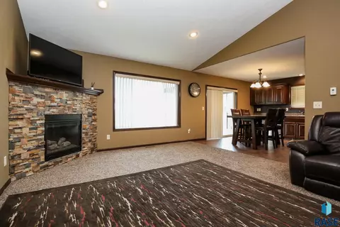 207 W Ivy Rd, Tea, SD 57064 photo 5