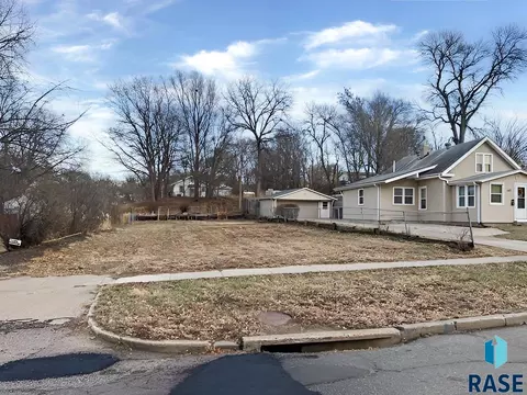 1604 S Royce St, Sioux City, IA 51106