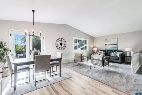 620 N Poplar Ave, Tea, SD 57064 photo 3