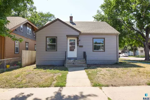 801 S Summit Ave, Sioux Falls, SD 57104 photo 1