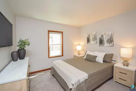 801 S Summit Ave, Sioux Falls, SD 57104 photo 4