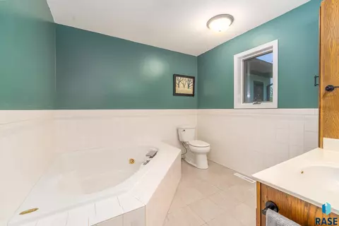 440 E Lightner Ave, Salem, SD 57058 photo 21