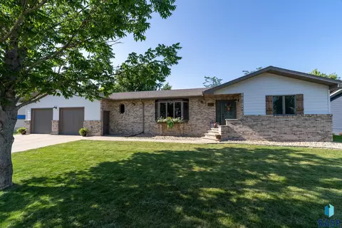 440 E Lightner Ave, Salem, SD 57058 photo 1