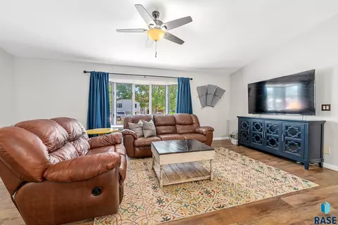 440 E Lightner Ave, Salem, SD 57058 photo 5