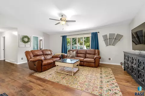 440 E Lightner Ave, Salem, SD 57058 photo 6