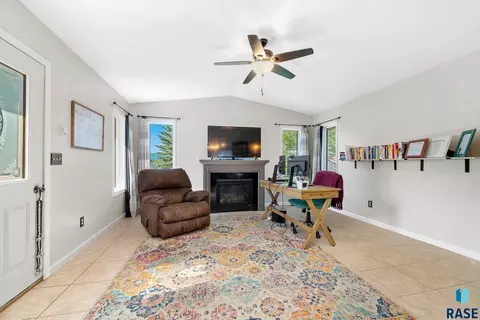 440 E Lightner Ave, Salem, SD 57058 photo 17
