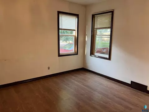 729 S Dewald St, Freeman, SD 57029 photo 18