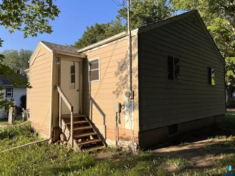 729 S Dewald St, Freeman, SD 57029 photo 4