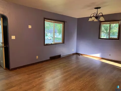 729 S Dewald St, Freeman, SD 57029 photo 7