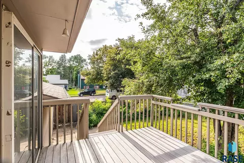 3800 E Ronning Dr E, Sioux Falls, SD 57103 photo 5