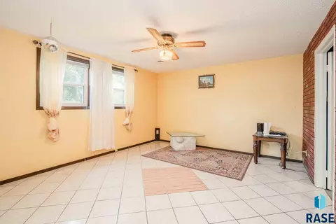 3800 E Ronning Dr E, Sioux Falls, SD 57103 photo 14