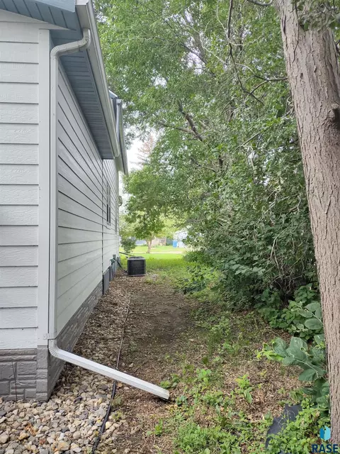124 E 2nd Ave, Miller, SD 57362 photo 51