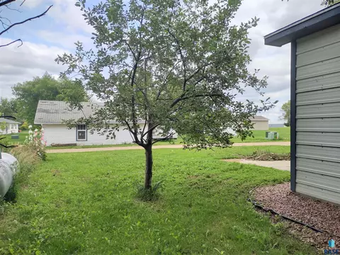 124 E 2nd Ave, Miller, SD 57362 photo 49