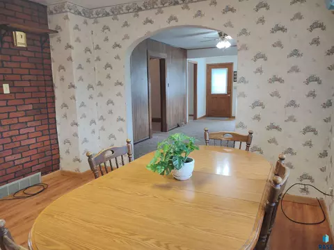 124 E 2nd Ave, Miller, SD 57362 photo 11