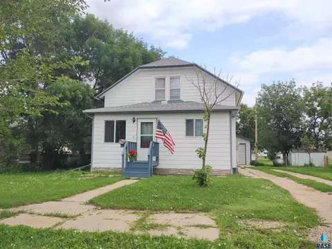 124 E 2nd Ave, Miller, SD 57362 photo 1