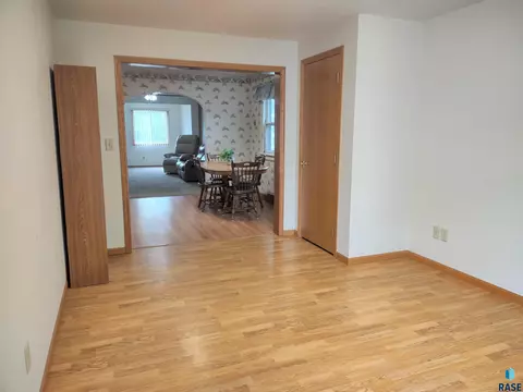 124 E 2nd Ave, Miller, SD 57362 photo 12