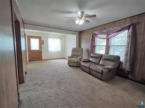 124 E 2nd Ave, Miller, SD 57362 photo 5