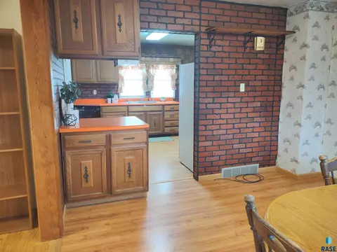 124 E 2nd Ave, Miller, SD 57362 photo 17